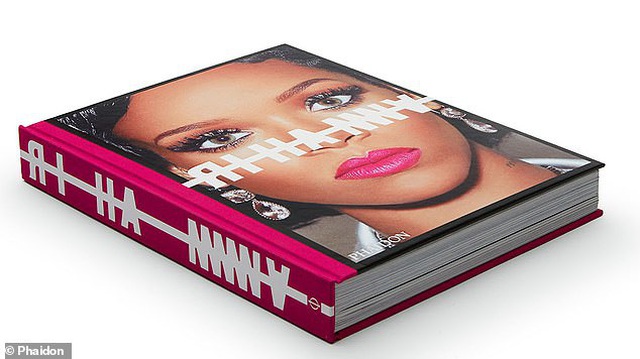 Sách ảnh 2,5 tỷ đồng của Rihanna bán hết trong “một nốt nhạc” - 13