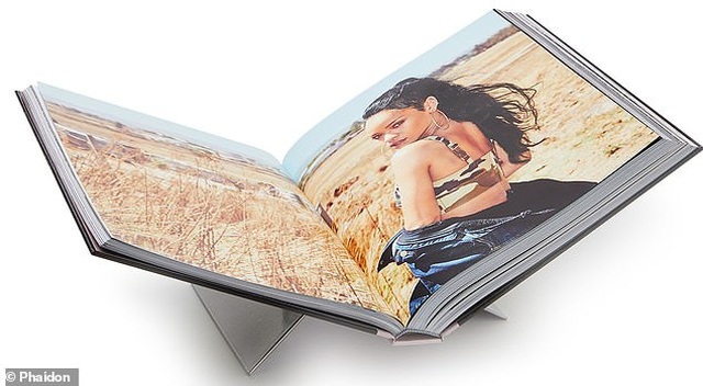 Sách ảnh 2,5 tỷ đồng của Rihanna bán hết trong “một nốt nhạc” - 14