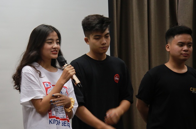 Học sinh trường chuyên làm phim gây quỹ ủng hộ trẻ khuyết tật - 4 Học sinh trường chuyên làm phim gây quỹ ủng hộ trẻ khuyết tật - 4