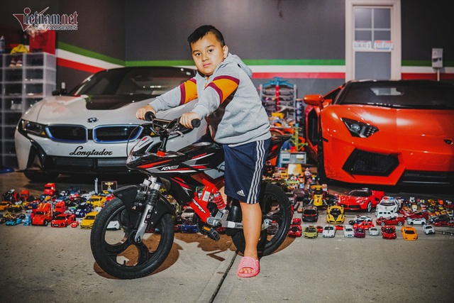 Cậu bé người Việt sở hữu 7.000 siêu xe gần tỷ đồng - 12 Cậu bé người Việt sở hữu 7.000 siêu xe gần tỷ đồng - 12