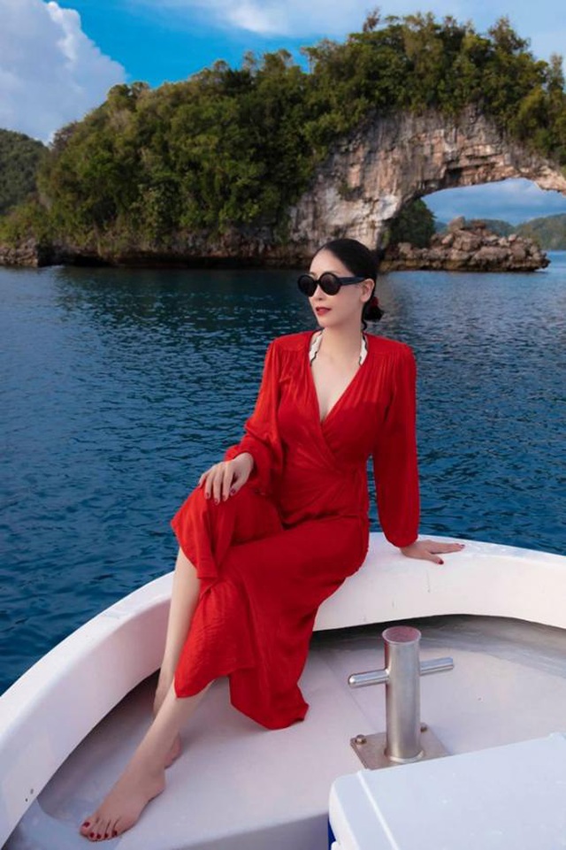 Hoa hậu Hà Kiều Anh khoe vóc dáng đẹp quyến rũ ở tuổi 43 - 5