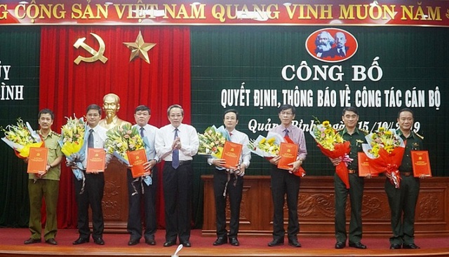 Sở GD-ĐT Quảng Bình có 2 tân Phó Giám đốc - 1