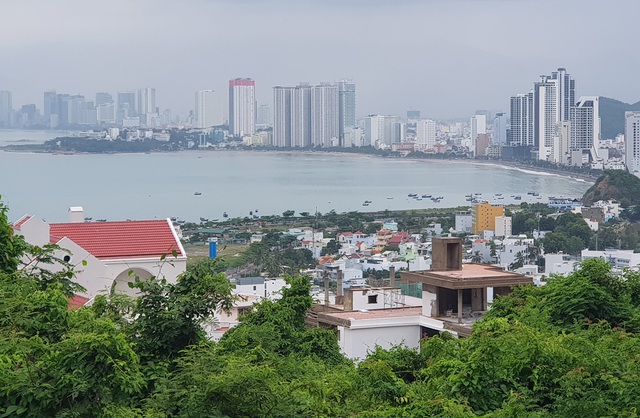 Dự án biệt thự ven biển Nha Trang rầm rộ thi công bất chấp lệnh tạm dừng - 2 Dự án biệt thự ven biển Nha Trang rầm rộ thi công bất chấp lệnh tạm dừng - 2