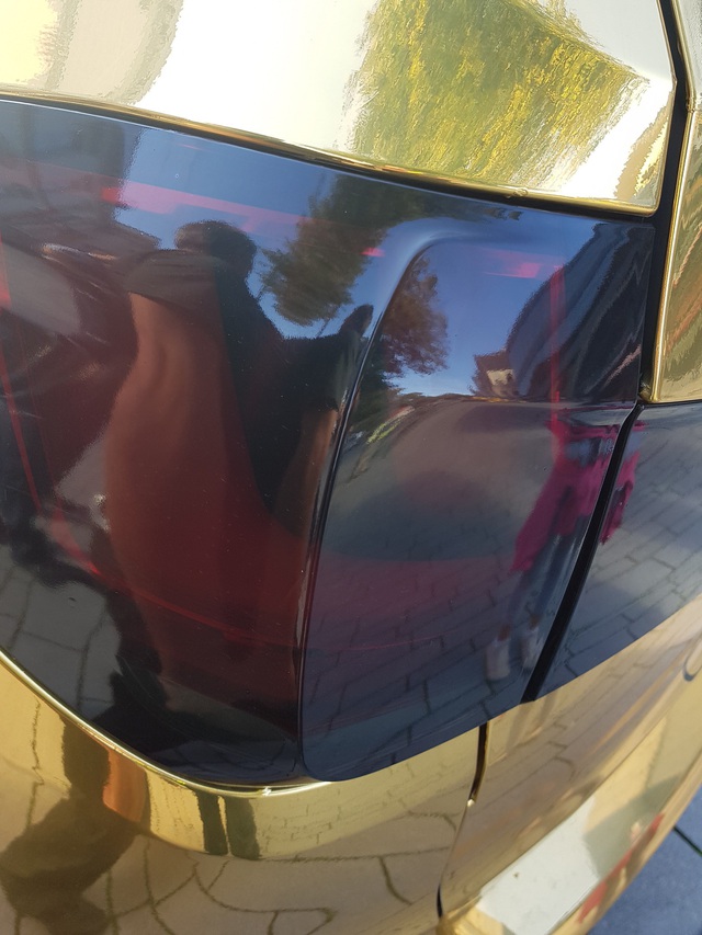Cảnh sát tịch thu xe BMW X5 M vì dán crôm gây chói mắt - 3
