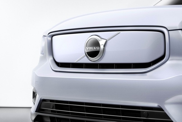 Volvo ra mắt XC40 hoàn toàn chạy điện - 2