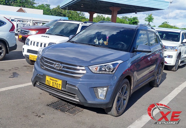 Đẳng cấp dân chơi Lào, xe sang biển siêu đẹp chạy đầy đường - 12 Đẳng cấp dân chơi Lào, xe sang biển siêu đẹp chạy đầy đường - 12
