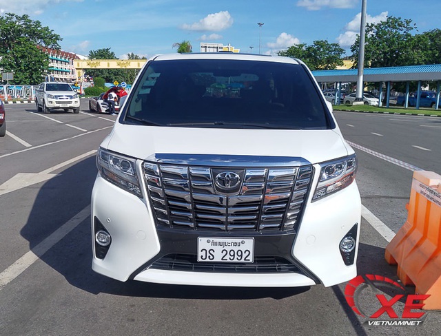 Đẳng cấp dân chơi Lào, xe sang biển siêu đẹp chạy đầy đường - 7 Đẳng cấp dân chơi Lào, xe sang biển siêu đẹp chạy đầy đường - 7