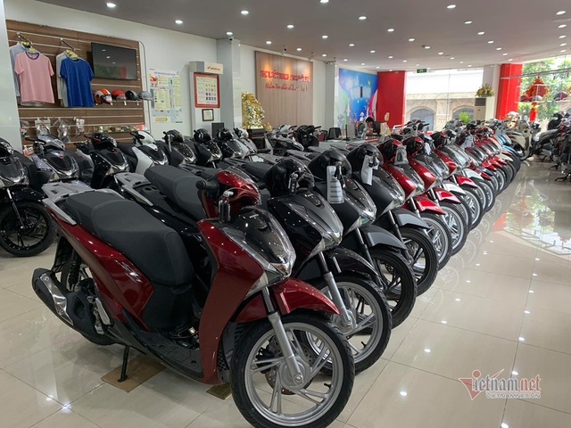 Hiếm hàng, Honda SH loạn giá, tăng đột biến tại Hà Nội - 1