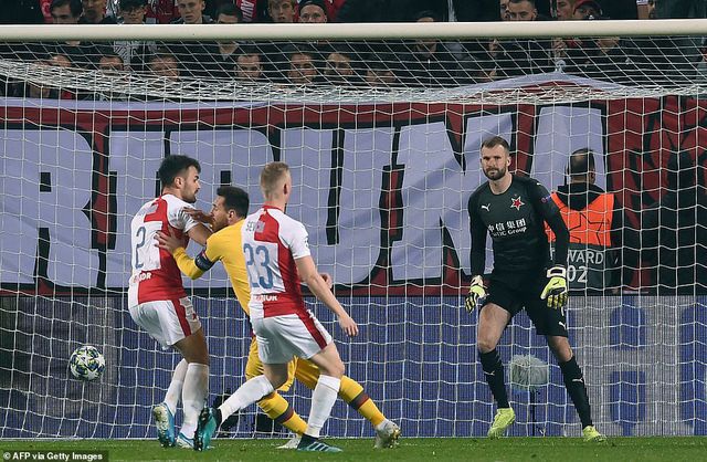 Vượt qua cú sốc thua Levante, Barcelona tiến bước ở Champions League? - 2 Vượt qua cú sốc thua Levante, Barcelona tiến bước ở Champions League? - 2