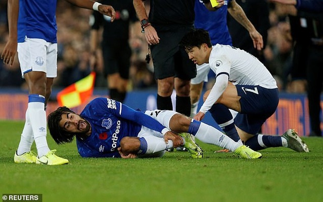 Son Heung Min bật khóc sau khi làm gãy cổ chân cầu thủ Everton - 4 Son Heung Min bật khóc sau khi làm gãy cổ chân cầu thủ Everton - 4