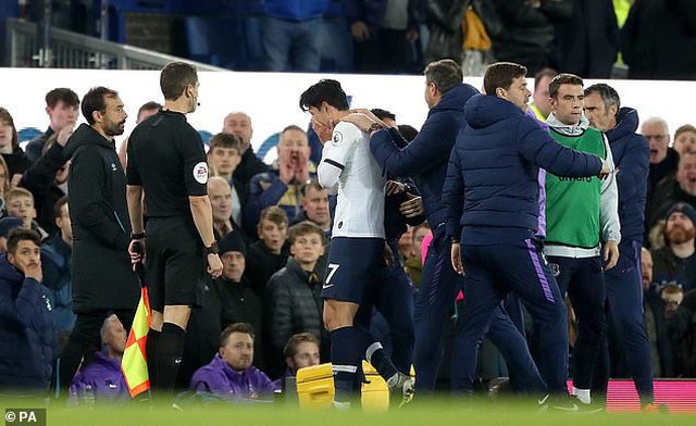 Son Heung Min bật khóc sau khi làm gãy cổ chân cầu thủ Everton - 11 Son Heung Min bật khóc sau khi làm gãy cổ chân cầu thủ Everton - 11