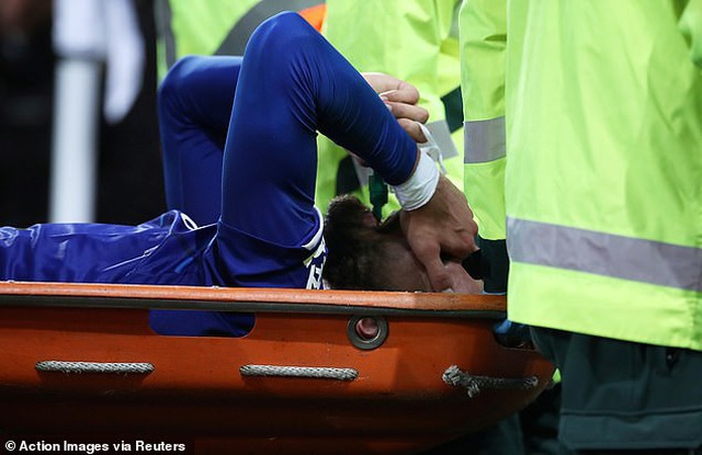 Son Heung Min bật khóc sau khi làm gãy cổ chân cầu thủ Everton - 1 Son Heung Min bật khóc sau khi làm gãy cổ chân cầu thủ Everton - 1