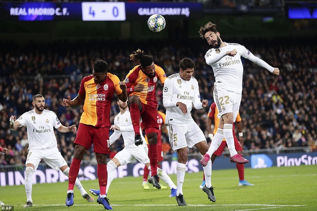 Đại thắng Galatasaray 6-0, Real Madrid cầm chắc tấm vé đi tiếp - 11