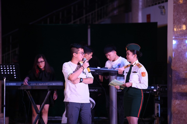Quang Anh “Về nhà đi con” dự Liên hoan nhóm, ban nhạc 2019 - 8