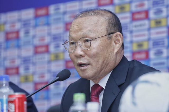 HLV Park Hang Seo: “Tôi có tình yêu chân thành với bóng đá Việt Nam” - 2 HLV Park Hang Seo: “Tôi có tình yêu chân thành với bóng đá Việt Nam” - 2