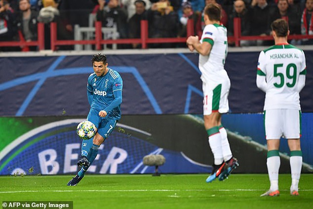 C.Ronaldo mất kỷ lục ở Champions League v&igrave; bị đồng đội cướp b&agrave;n thắng - 1