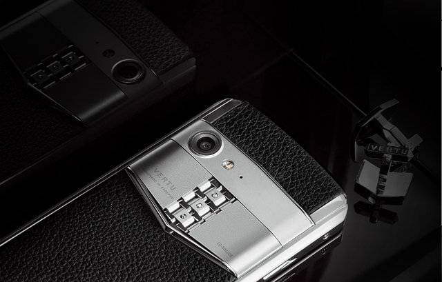 Điện thoại thông minh Aster P – Sự trở lại của thương hiệu Vertu - 1