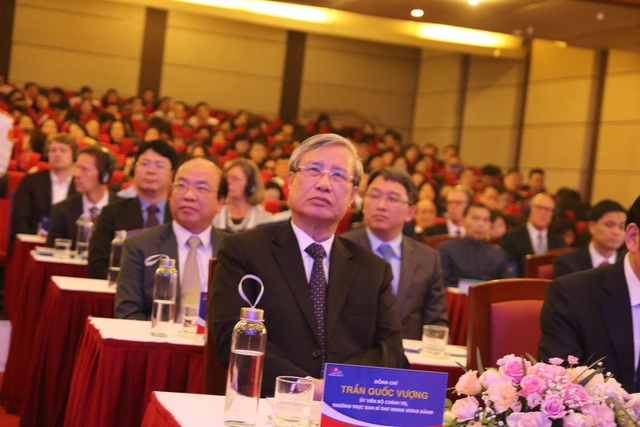 Kỷ niệm 40 năm th&agrave;nh lập, ĐH Luật H&agrave; Nội nhận Hu&acirc;n chương Lao động hạng Nhất - 1