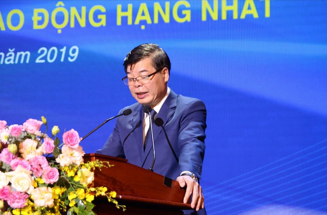 Kỷ niệm 40 năm th&agrave;nh lập, ĐH Luật H&agrave; Nội nhận Hu&acirc;n chương Lao động hạng Nhất - 2