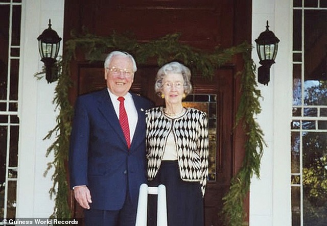 Cặp vợ chồng sống thọ nhất thế giới kỷ niệm 80 năm kết hôn - 4