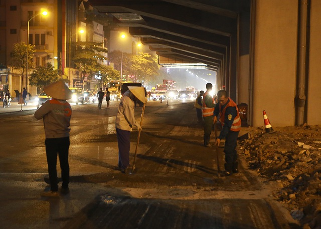 Hà Nội: Xuyên đêm sửa chữa, vá lại mặt đường Nguyễn Trãi - 3