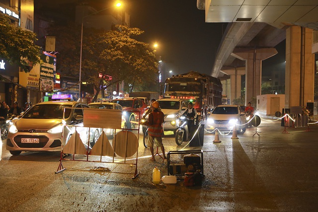 Hà Nội: Xuyên đêm sửa chữa, vá lại mặt đường Nguyễn Trãi - 2
