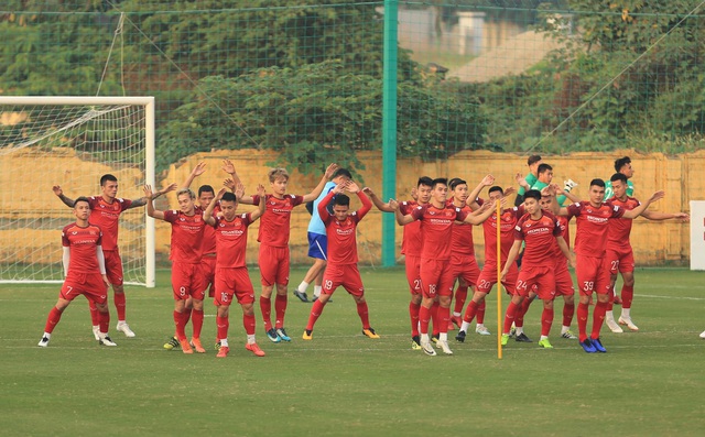 Đội tuyển Việt Nam tập bài lạ chờ đối đầu UAE ở Mỹ Đình - 3
