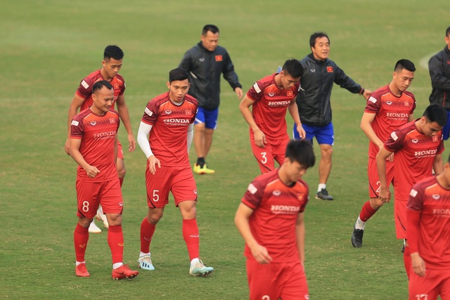 Đội tuyển Việt Nam tập bài lạ chờ đối đầu UAE ở Mỹ Đình - 10