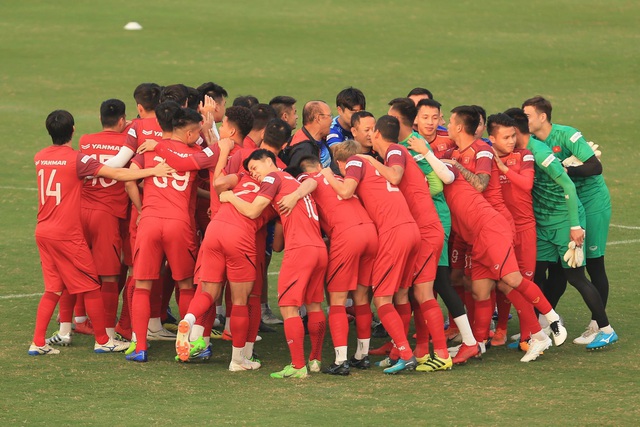 Đội tuyển Việt Nam tập bài lạ chờ đối đầu UAE ở Mỹ Đình - 13