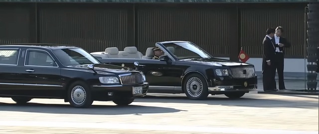 Toyota Century mui trần chính thức ra mắt trong lễ diễu hành của tân Nhật hoàng - 9 Toyota Century mui trần chính thức ra mắt trong lễ diễu hành của tân Nhật hoàng - 9