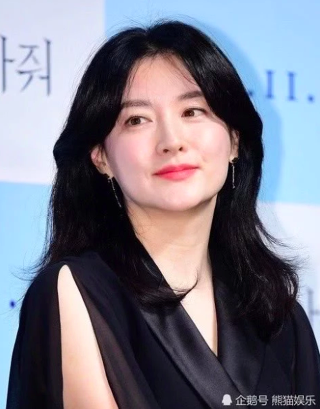 “Nàng Dae Jang Geum” Lee Young Ae tâm sự lý do đến với điện ảnh, hé lộ cuộc sống hiện tại - 8