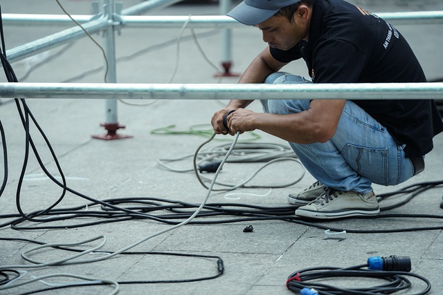 Phố đi bộ Nguyễn Huệ lắp 5 màn hình “khủng” cho trận Việt Nam - UAE - 4 Phố đi bộ Nguyễn Huệ lắp 5 màn hình “khủng” cho trận Việt Nam - UAE - 4