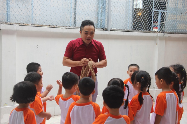 Thầy giáo 14 năm dạy trẻ mầm non giữa Sài Gòn - 1