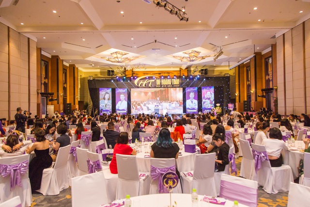 600 người chen chân tại sự kiện trị nám lớn nhất của Dr Hoàng Tuấn - 4 600 người chen chân tại sự kiện trị nám lớn nhất của Dr Hoàng Tuấn - 4