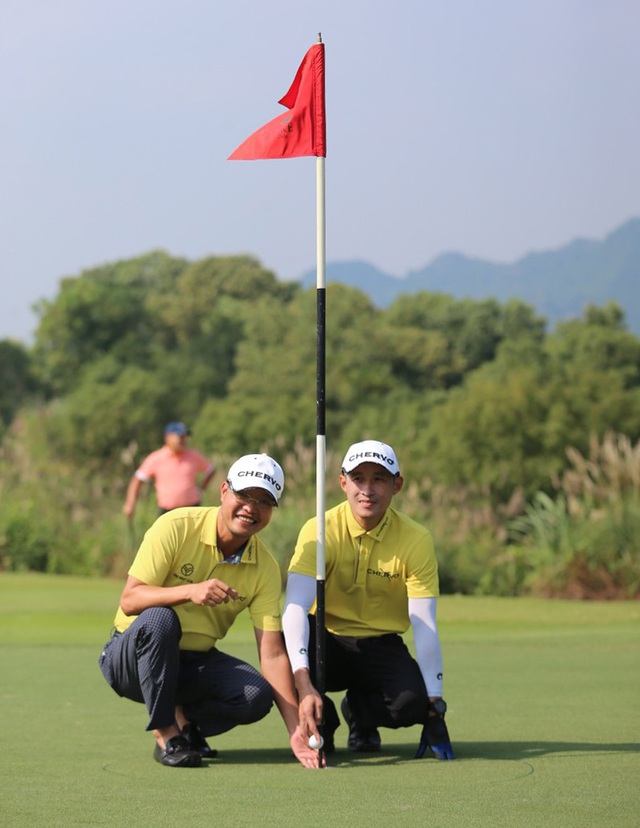 Golfer Nguyễn Hữu Hoàng ghi HIO tại giải Chervo - 1 Golfer Nguyễn Hữu Hoàng ghi HIO tại giải Chervo - 1