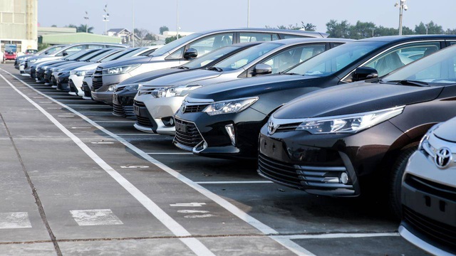 Tồn kho hàng chục ngàn xe, ô tô mùa Tết đại hạ giá - 1 Tồn kho hàng chục ngàn xe, ô tô mùa Tết đại hạ giá - 1