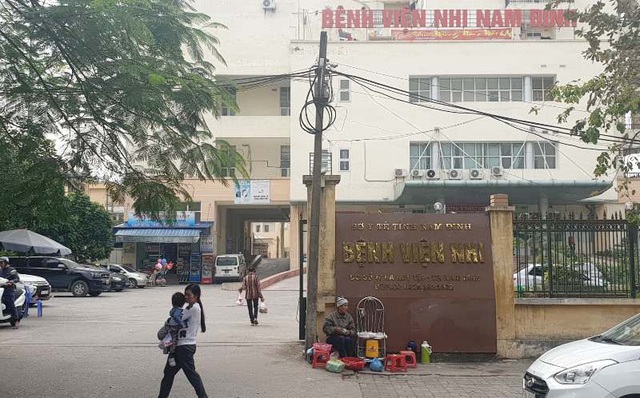 Vụ tuồn thuốc bệnh viện ra ngoài bán: Khởi tố thêm 6 điều dưỡng - 1 Vụ tuồn thuốc bệnh viện ra ngoài bán: Khởi tố thêm 6 điều dưỡng - 1