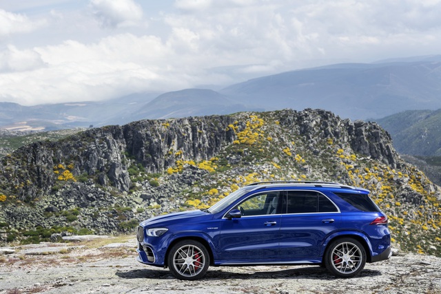 Mercedes-AMG GLE 63 và 63S nghênh chiến BMW X5 M - 11