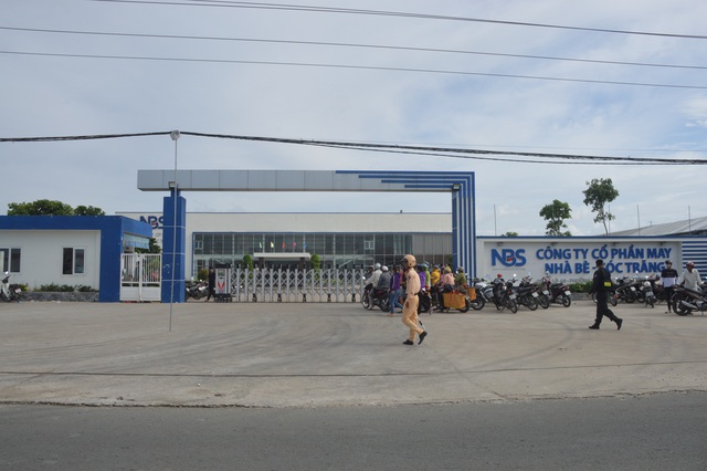Khung cảnh tan hoang sau vụ cháy cực lớn tại Công ty may Nhà Bè ở Sóc Trăng - 1 Khung cảnh tan hoang sau vụ cháy cực lớn tại Công ty may Nhà Bè ở Sóc Trăng - 1