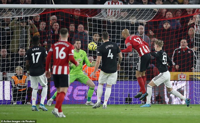 Sheffield United 3-3 Man Utd: Bảy ph&uacute;t kỳ lạ của &ldquo;Quỷ đỏ&rdquo; - 2