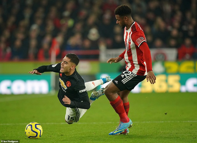 Sheffield United 3-3 Man Utd: Bảy ph&uacute;t kỳ lạ của &ldquo;Quỷ đỏ&rdquo; - 1