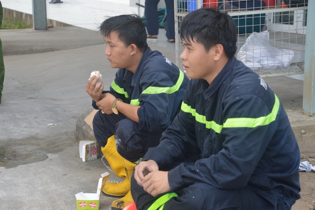 Những người lính cứu hỏa quả cảm trong vụ cháy Công ty may Nhà Bè - Sóc Trăng - 9 Những người lính cứu hỏa quả cảm trong vụ cháy Công ty may Nhà Bè - Sóc Trăng - 9
