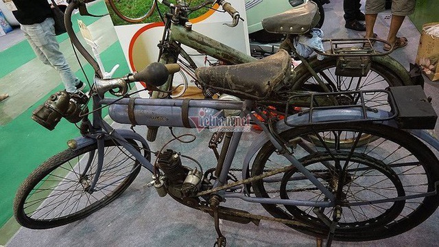 Xe đạp cổ 109 năm tuổi hàng hiếm giá hơn 200 triệu ở Hà Nội - 2 Xe đạp cổ 109 năm tuổi hàng hiếm giá hơn 200 triệu ở Hà Nội - 2