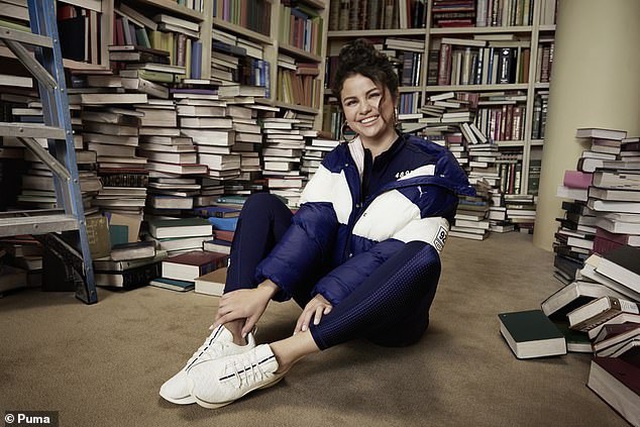 Selena Gomez tái xuất khỏe khoắn trong loạt thiết kế thời trang thể thao - 4