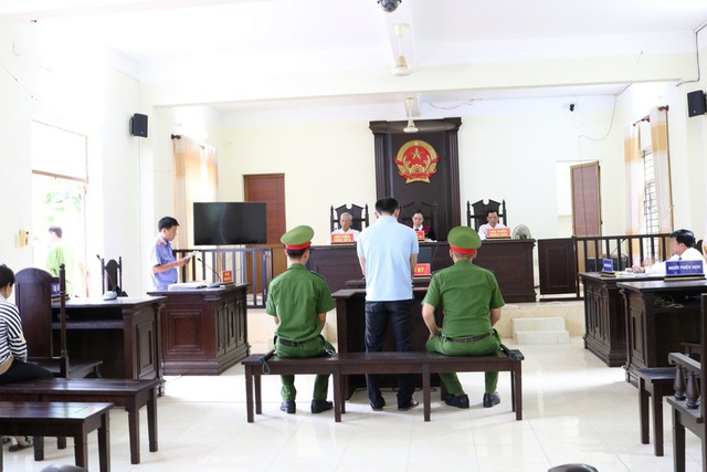 Đ&aacute;nh chết Trung t&aacute; c&ocirc;ng an v&igrave; nghi s&agrave;m sỡ, l&atilde;nh &aacute;n 10 năm t&ugrave; - 1