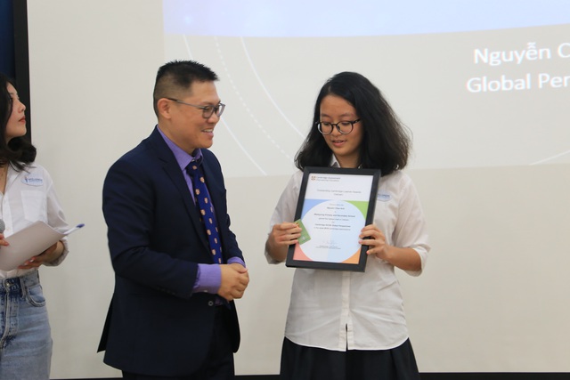 Ngưỡng mộ bảng thành tích của 3 học sinh đoạt giải cao nhất quốc gia kỳ thi IGCSE - 4 Ngưỡng mộ bảng thành tích của 3 học sinh đoạt giải cao nhất quốc gia kỳ thi IGCSE - 4