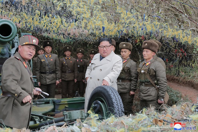 “Giải mã” phong cách thời trang mới của ông Kim Jong-un - 3