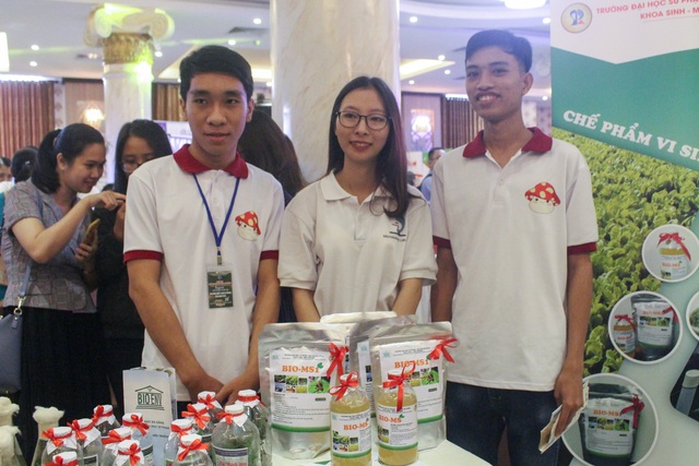 Nhóm sinh viên Đà Nẵng sản xuất thành công chế phẩm sinh học từ phân chim cút - 1
