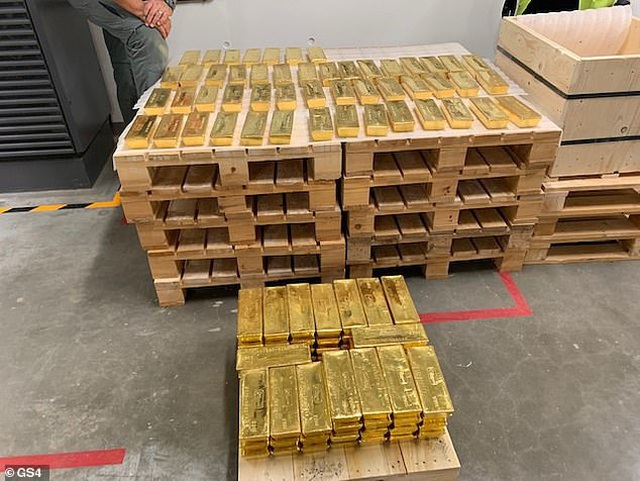 Anh bí mật trao trả 100 tấn vàng trị giá 5,2 tỷ USD cho Ba Lan - 3 Anh bí mật trao trả 100 tấn vàng trị giá 5,2 tỷ USD cho Ba Lan - 3