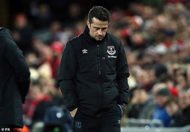Bại trận trước Liverpool, Everton sa thải huấn luyện viên - 1